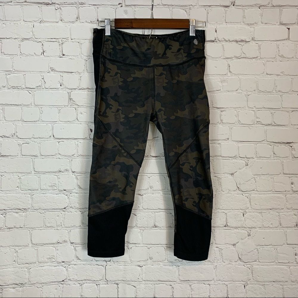 Therapy performance compression leggings camo size large - Picture 1 of 9